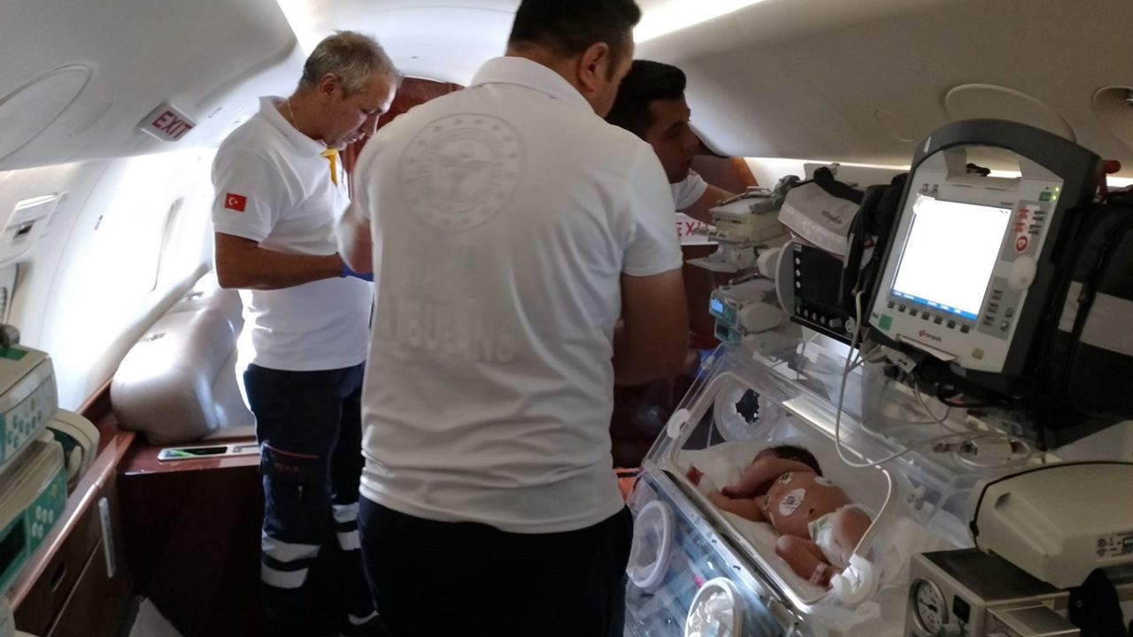 13 günlük Bahar bebek için Van'dan Ankara'ya zamanla yarıştılar