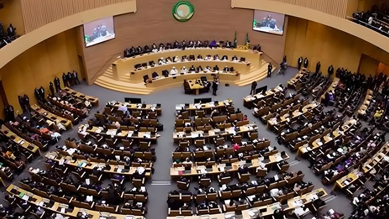 Afrika Birliği, Gabon'un Üyeliğini Askıya Aldı