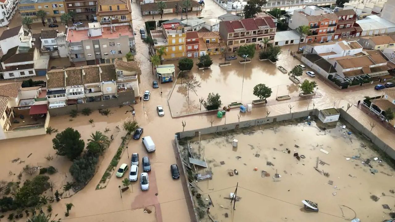 İspanya'da şiddetli yağışlar günlük hayatı olumsuz etkiledi