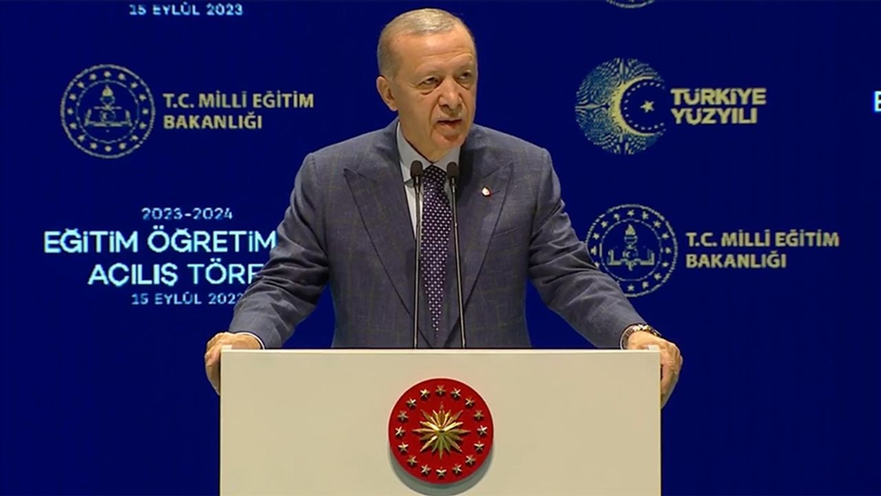  Cumhurbaşkanı Erdoğan duyurdu! Ek ders ücretlerine yüzde 25 zam müjdesi