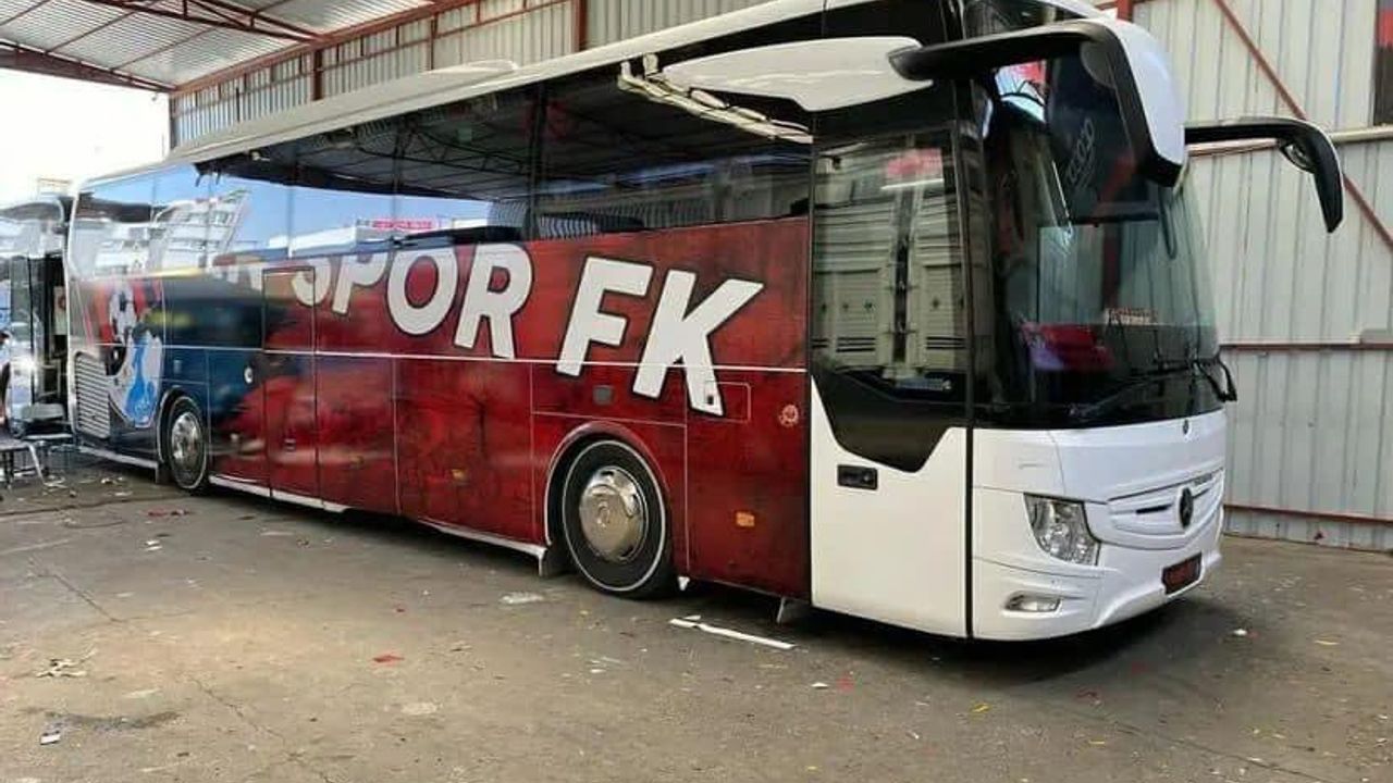 Vanspor FK yeni takım otobüsünü paylaştı