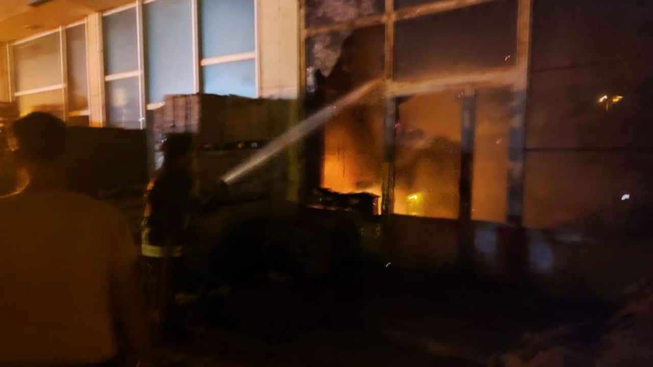 Van'da işyeri yangını büyük hasara yol açtı