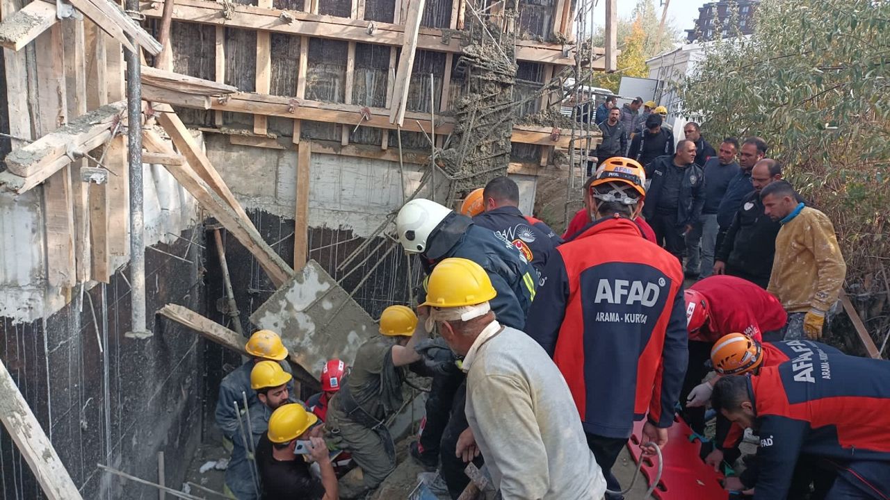 Van'da inşaat alanında çökme: 2 işçi göçük altında kaldı