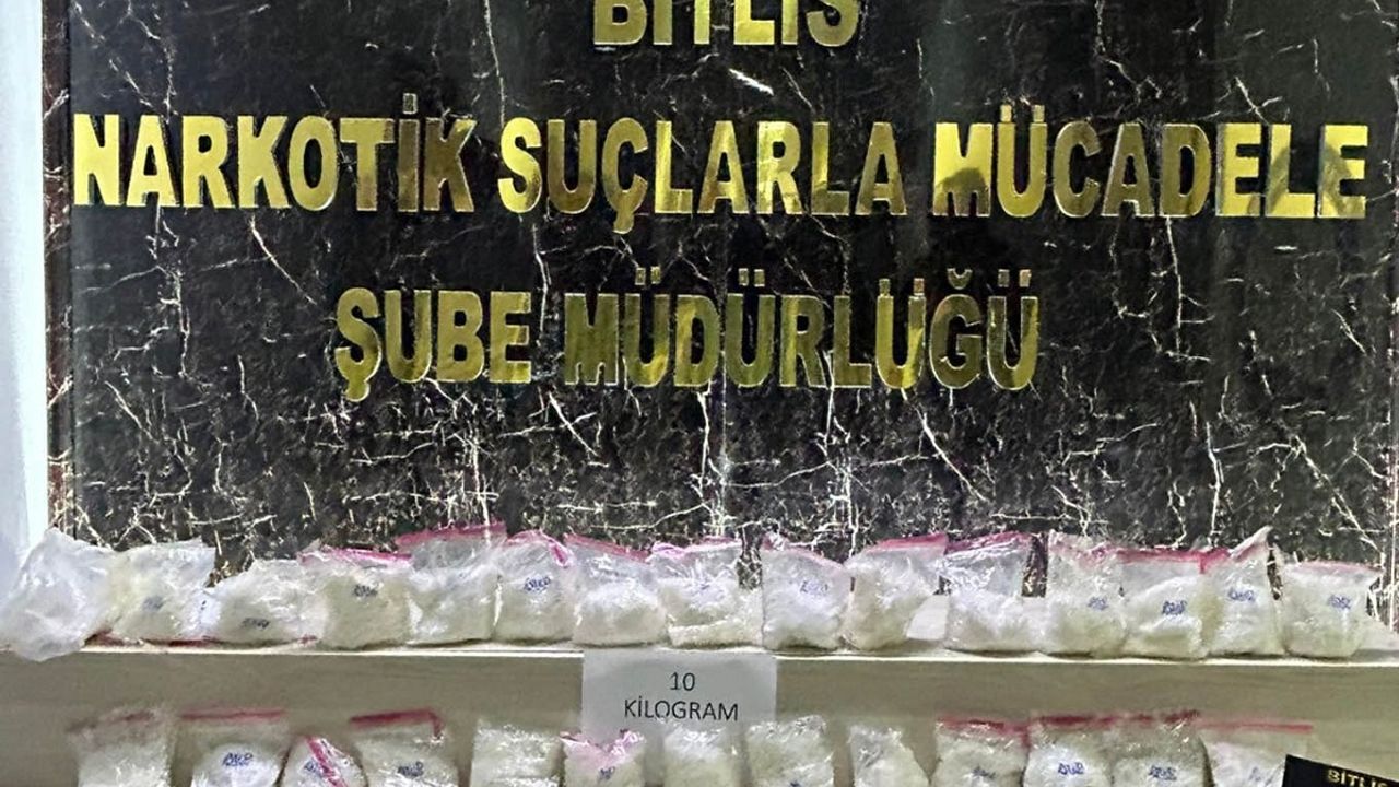 Bitlis'te metamfetamin ele geçirildi: 2 kişi tutuklandı