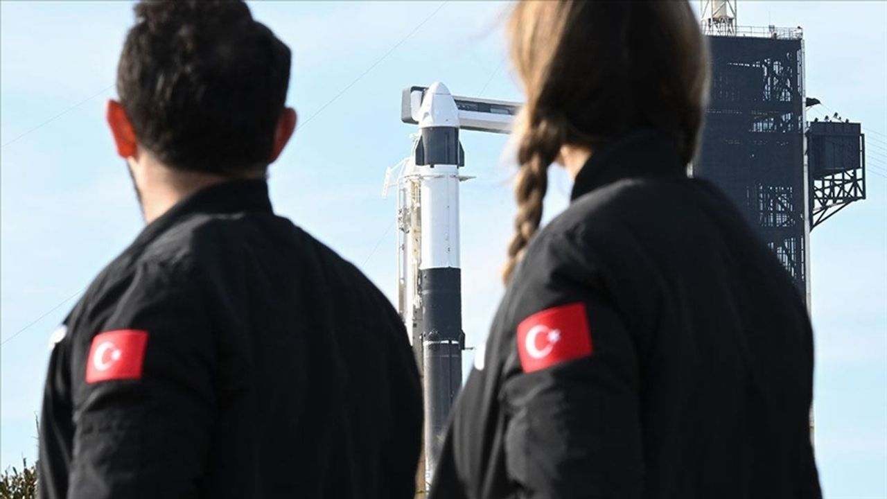 Türkiye'nin ilk insanlı uzay yolculuğu ertelendi