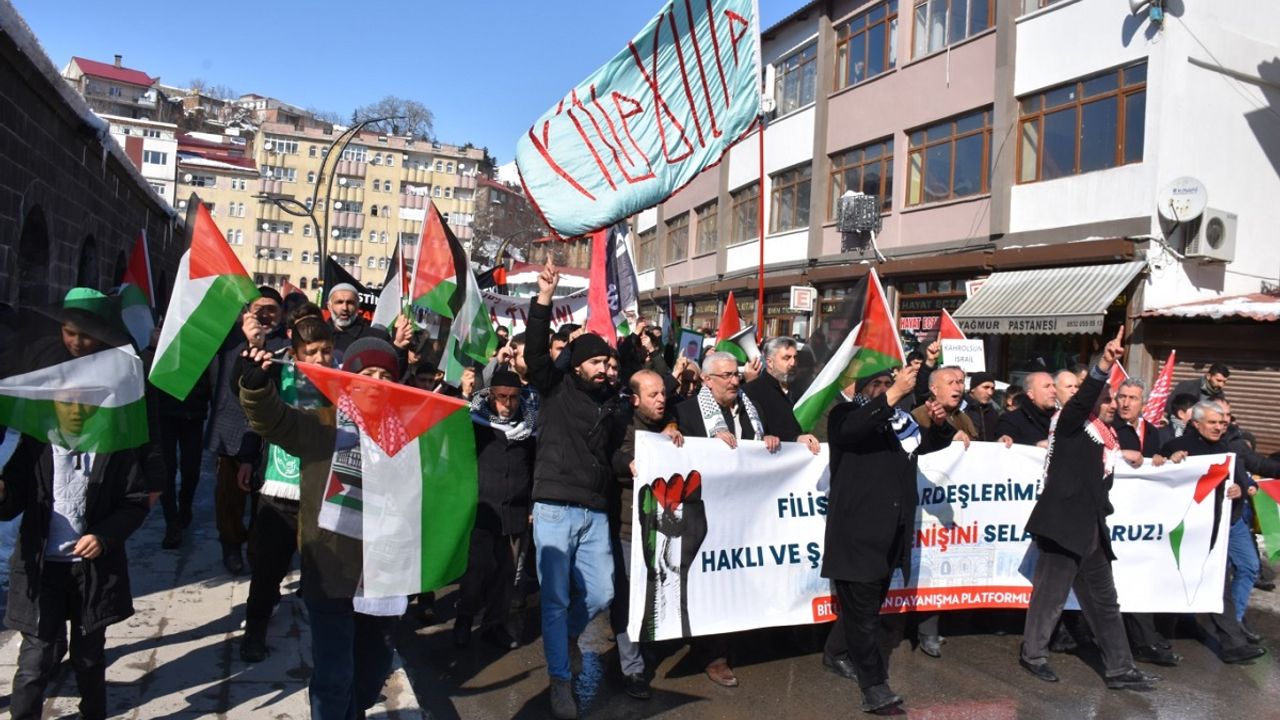 Bitlis'te yüzlerce kişi Gazze direnişine destek için yürüdü