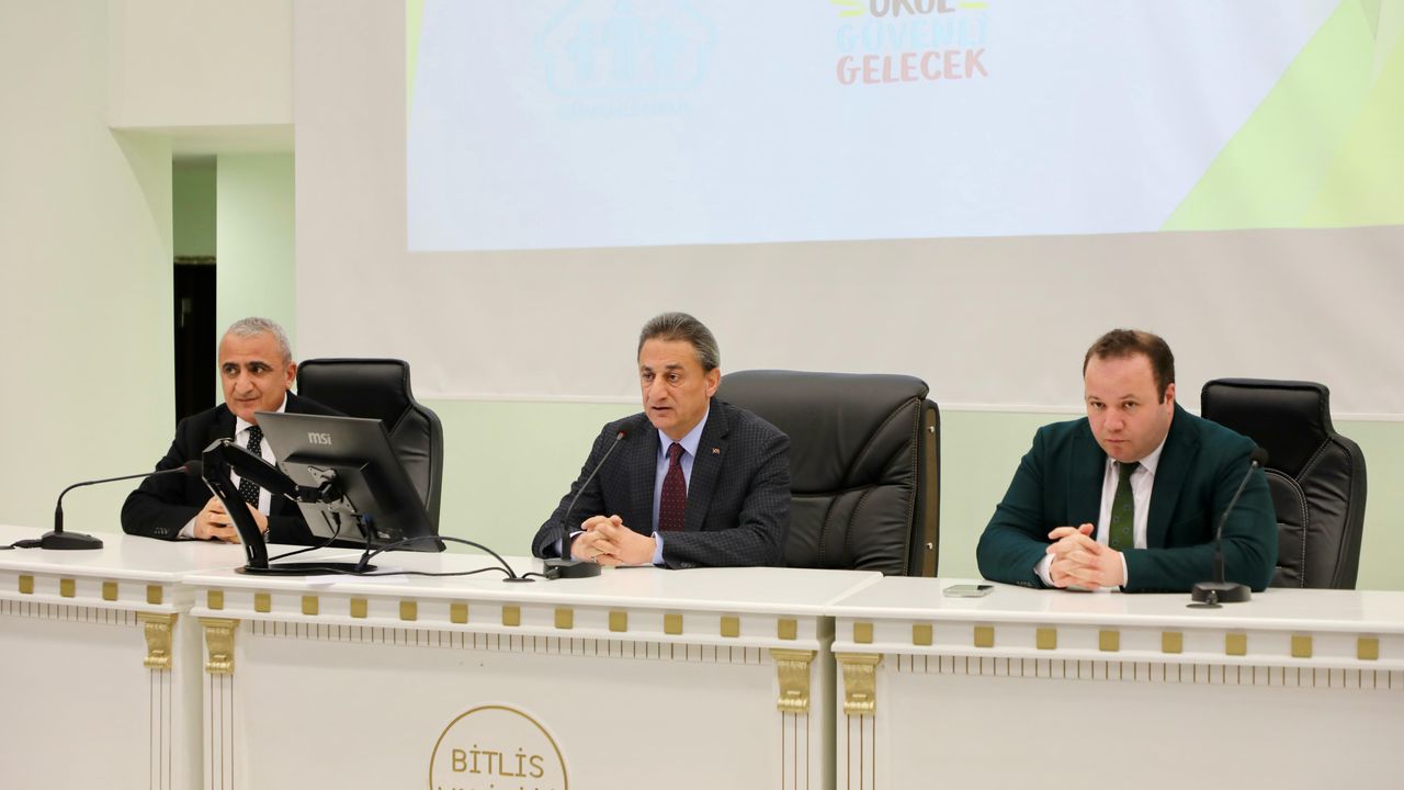 Bitlis'te Okul Güvenliği Tedbirleri Toplantısı yapıldı