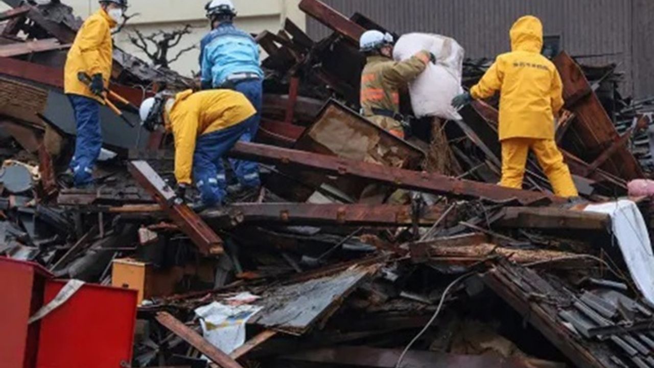 7,6’lık depremin bilançosu artıyor: 238 ölü, 19 kayıp