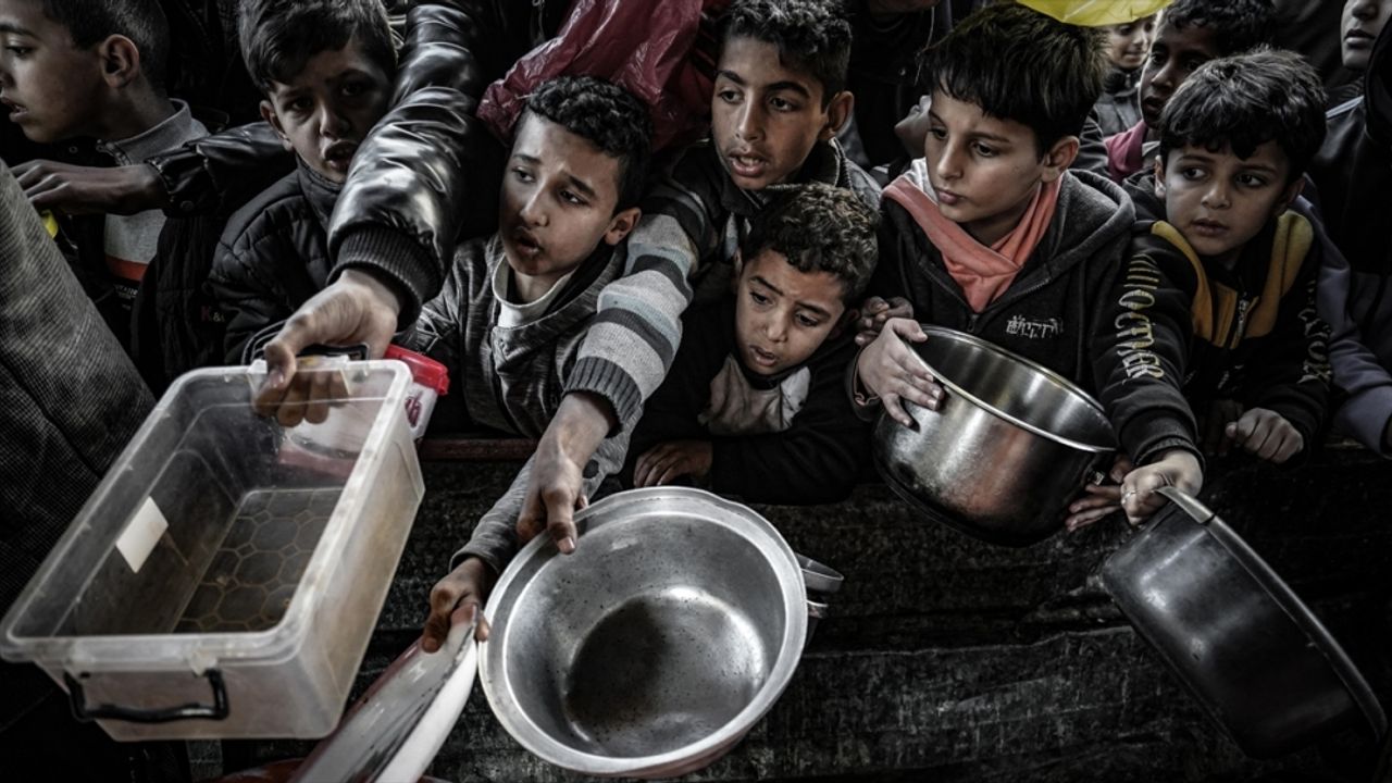 Gazze'de açlık 12 kat arttı!