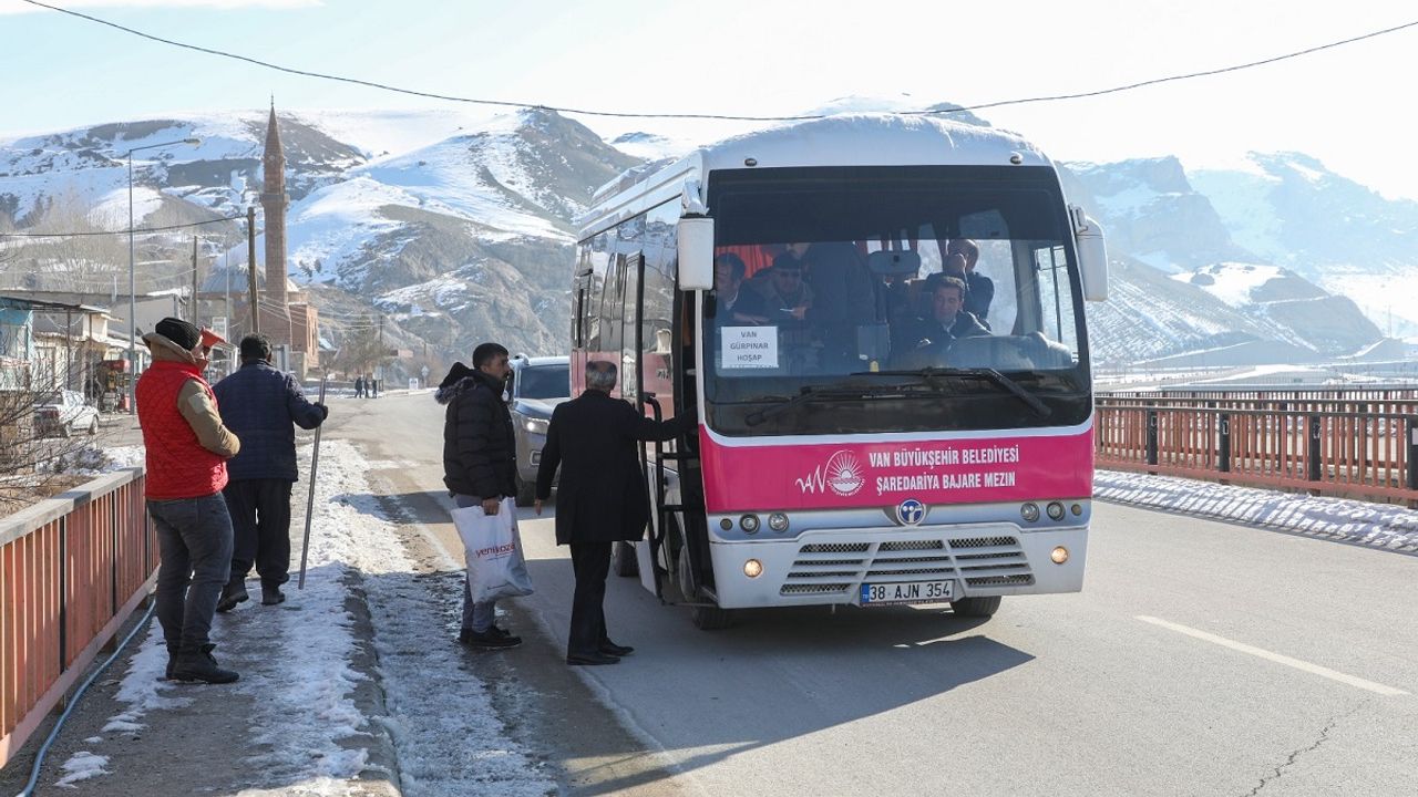 Van'dan Gürpınar'ın 3 mahallesine otobüs seferleri başladı