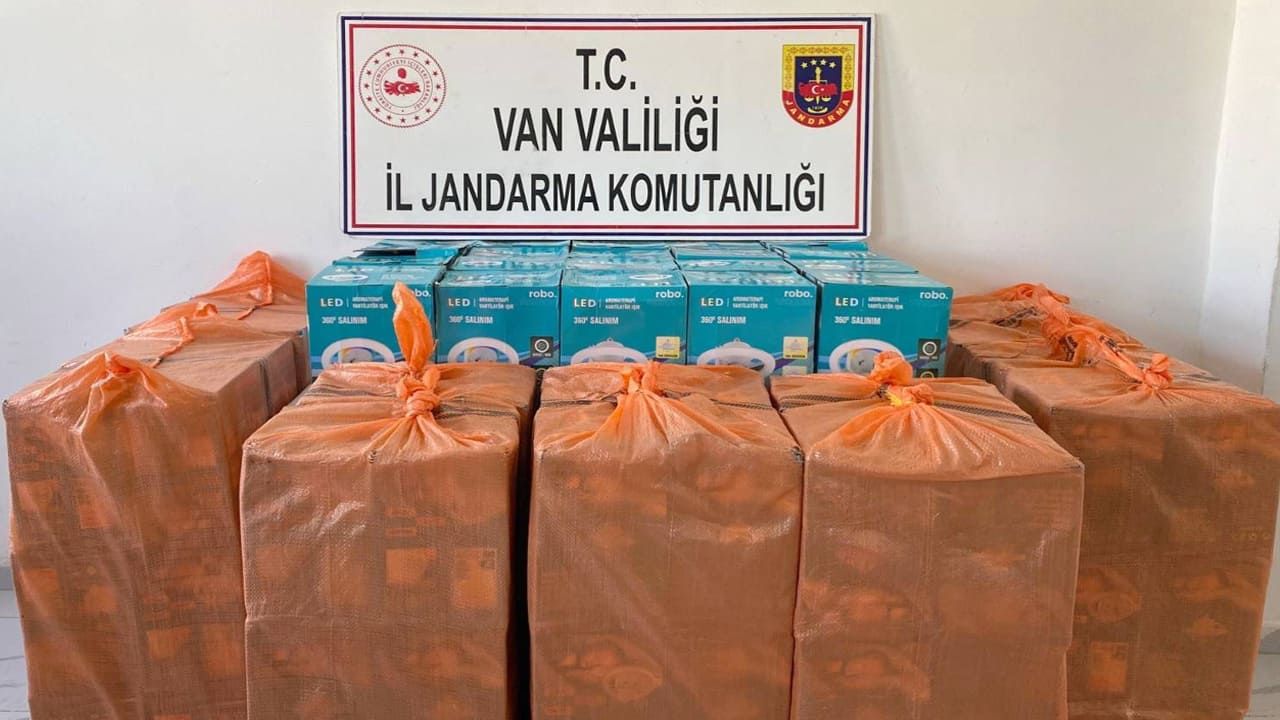 Başkale’de gümrüksüz kaçak eşya ele geçirildi