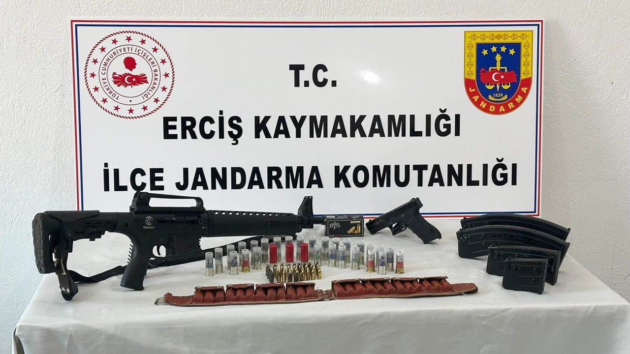 Erciş’te ruhsatsız silah operasyonu