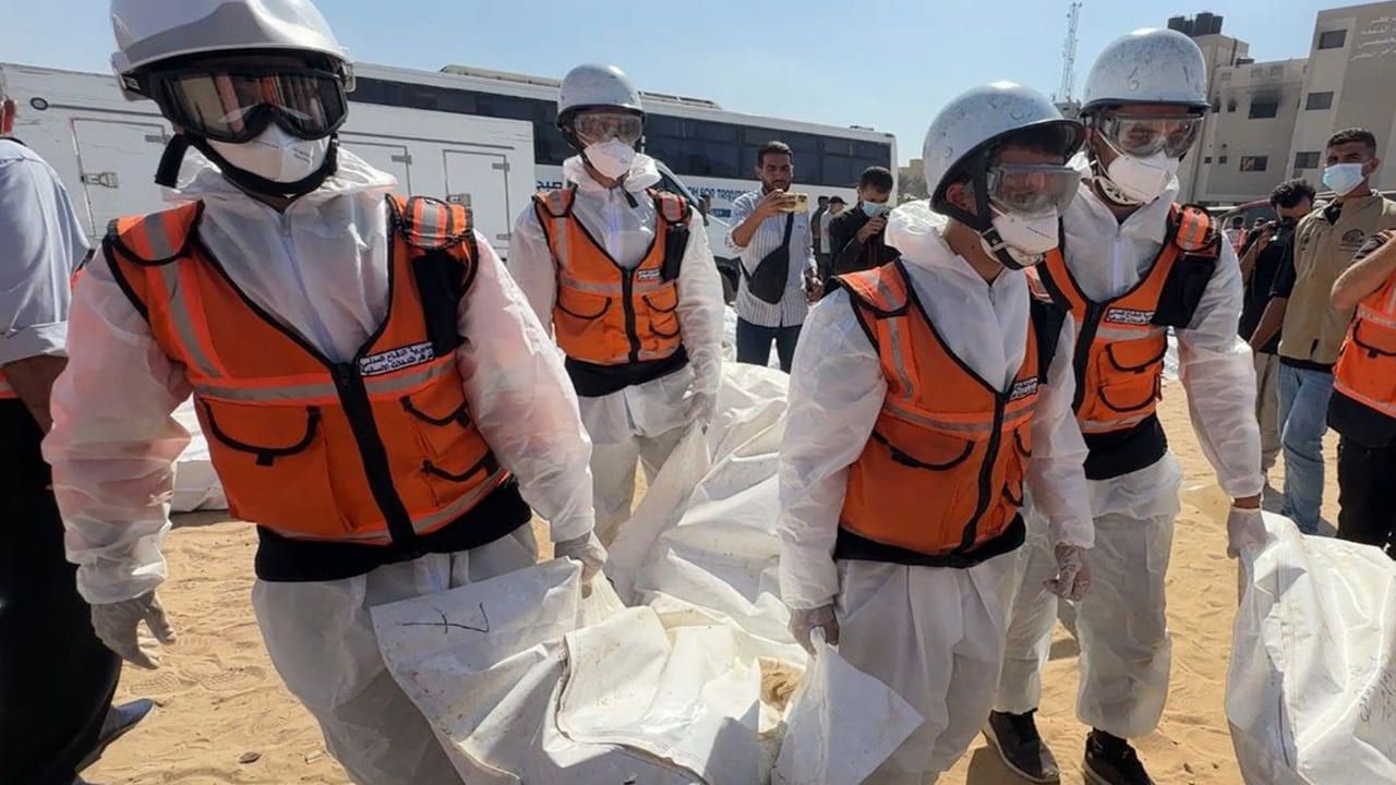 Gazze’de işgalin teslim ettiği kimliği belirsiz 41 kişi toprağa verildi