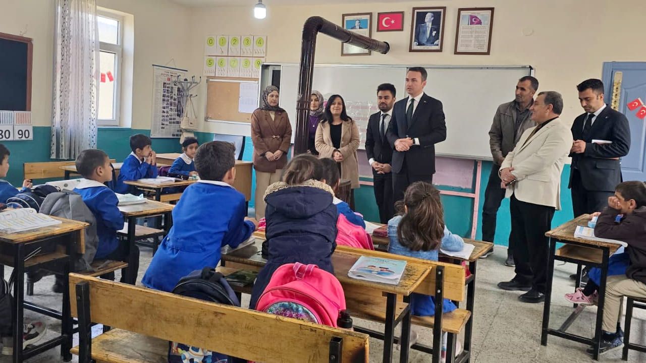 Kaymakam Bakan’dan Aşağı Mutlu İlkokulu’na ziyaret
