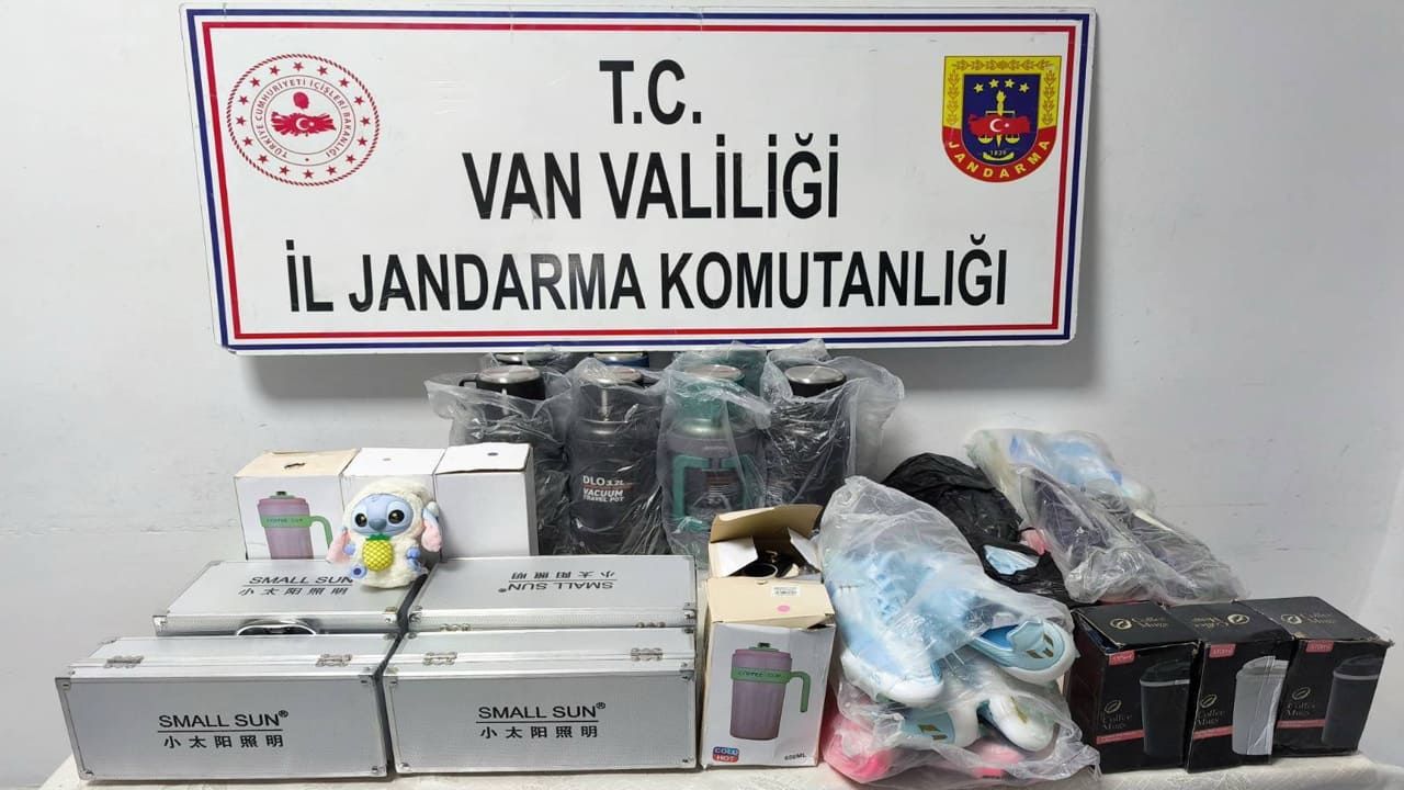 Van Başkale’de kaçak eşya operasyonu