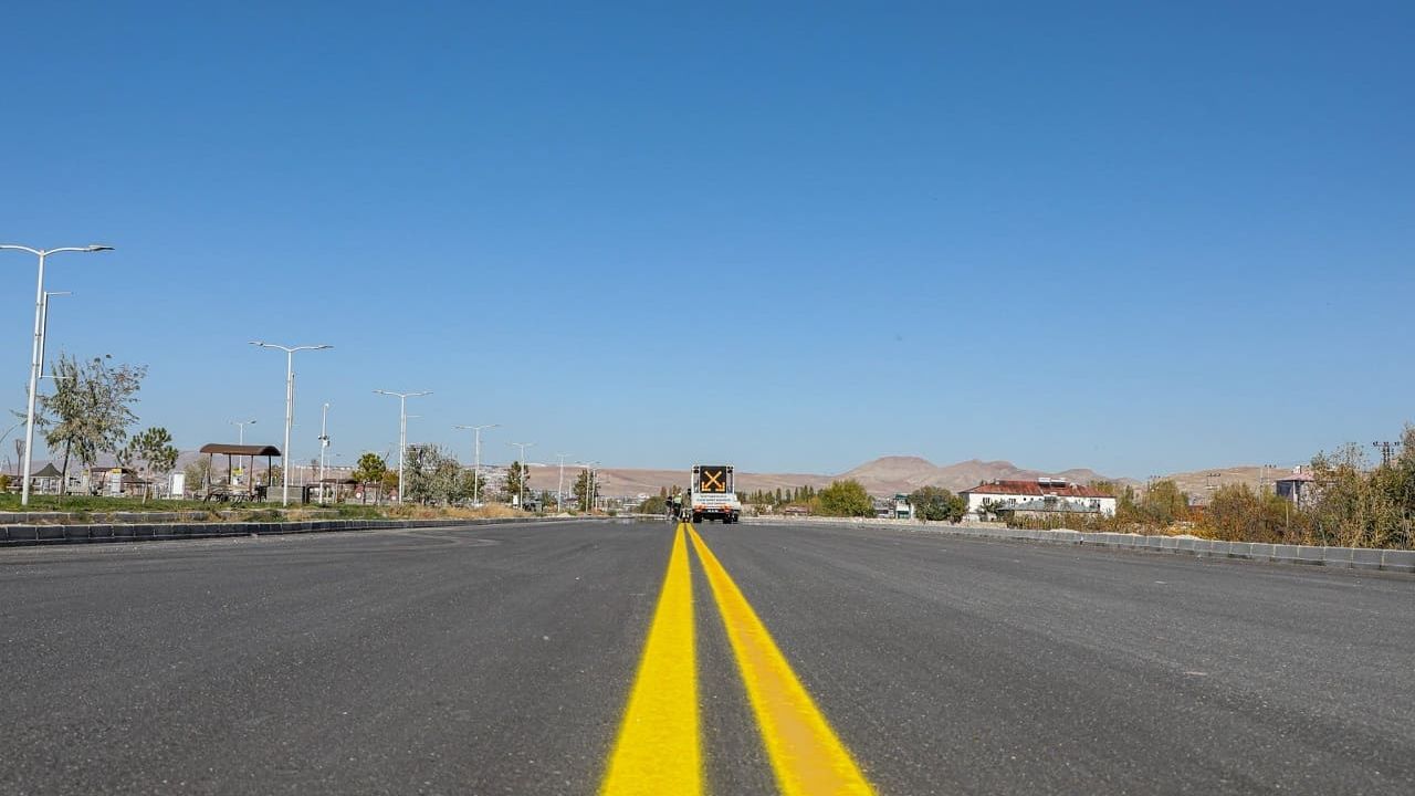 Van Sahil Yolu’nun üçüncü etabı tamamlanıyor