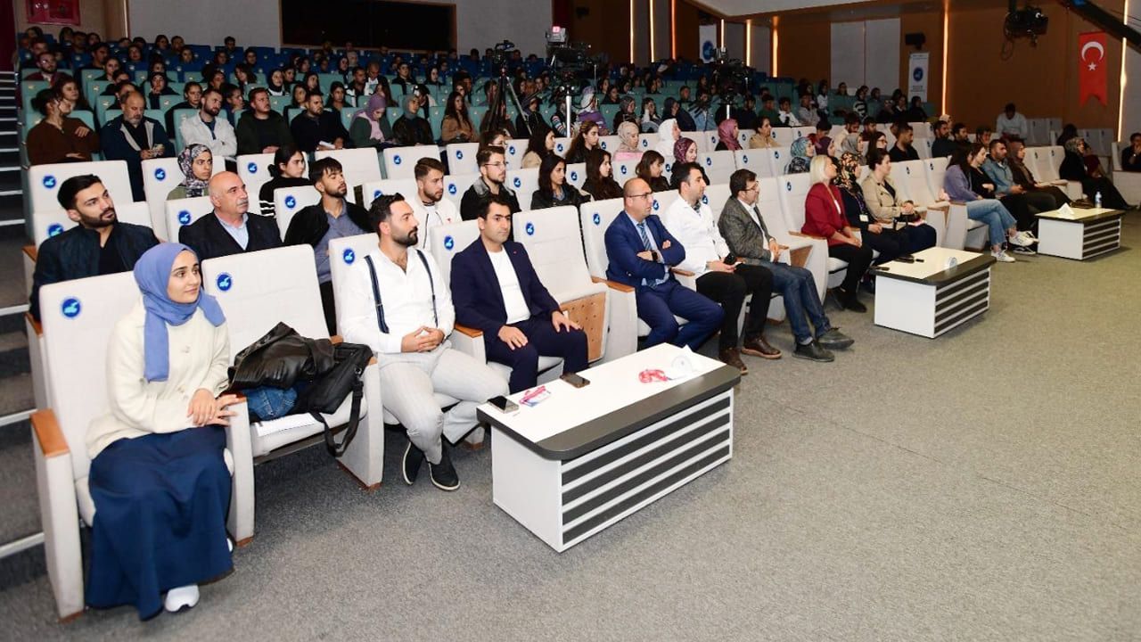 Van YYÜ’de ‘Bağımlılık 2.0’ semineriyle dijital farkındalık oluşturuldu