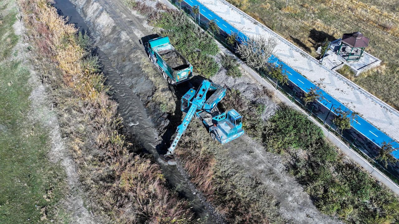 Van’da dere ve kanallar temizleniyor