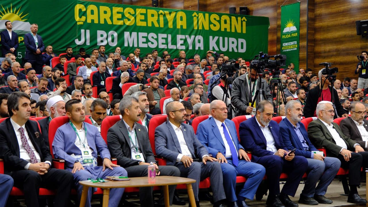 Van'da ‘Kürt Meselesine İnsani Çözüm Çalıştayı’ gerçekleştiriliyor