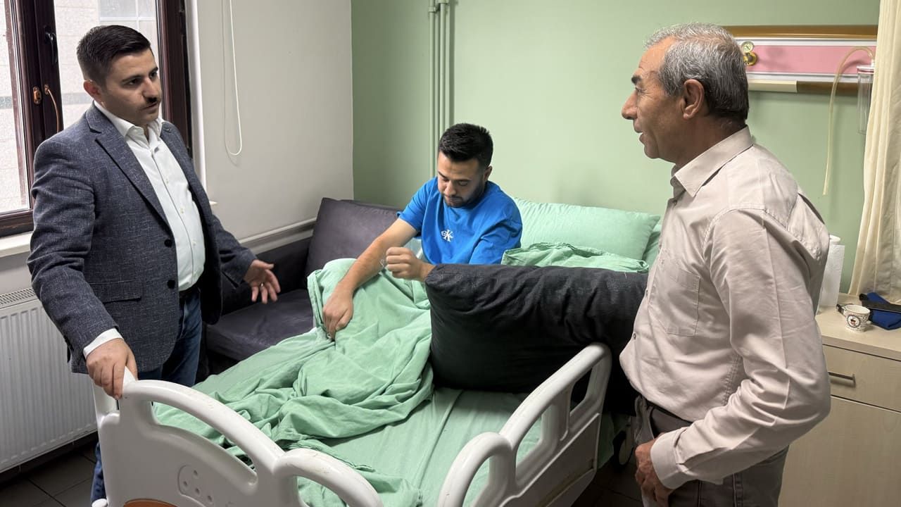 Özalp'taki silahlı kavgada yaralanan askeri personele ziyaret