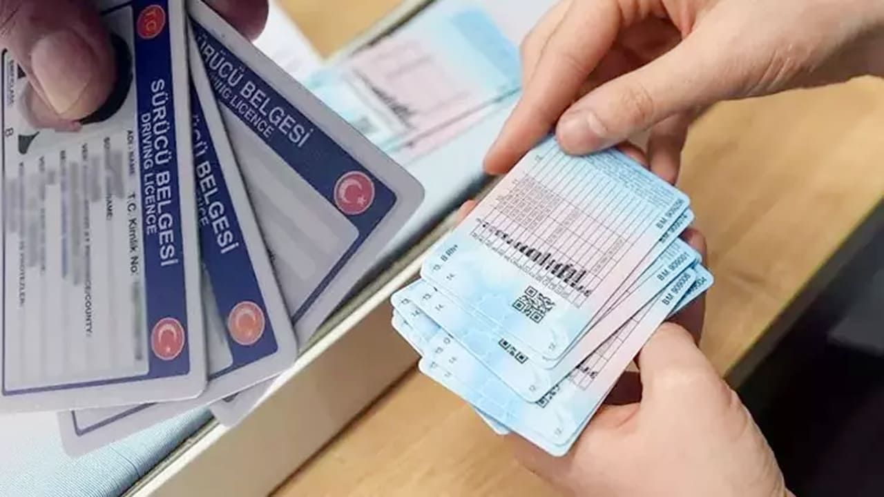 Vanlı sürücüler dikkat! Eski tip ehliyetler 1 Kasım’da geçersiz olacak