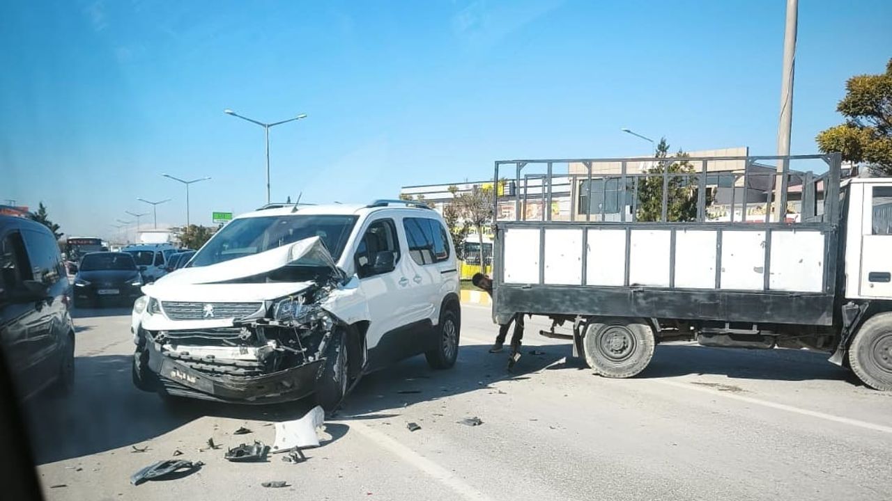 Van-Erciş yolunda trafik kazası!