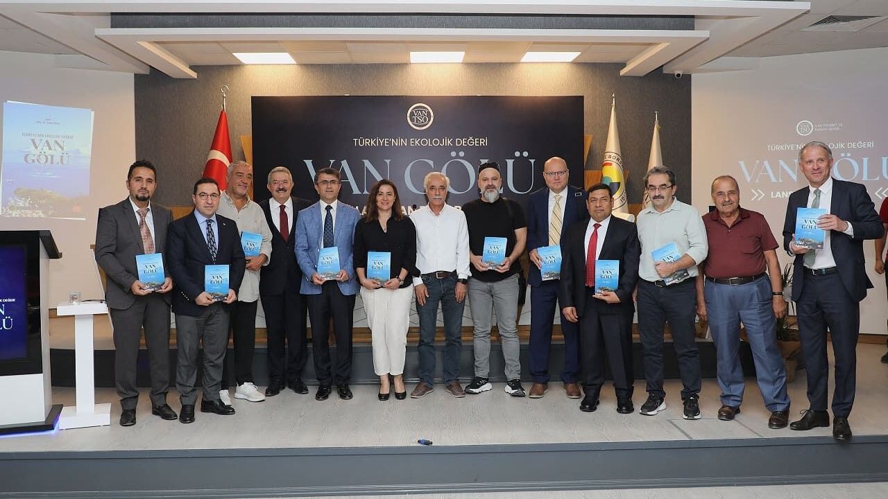 Van TSO tarafından Van Gölü’nün kimliği çıkarıldı