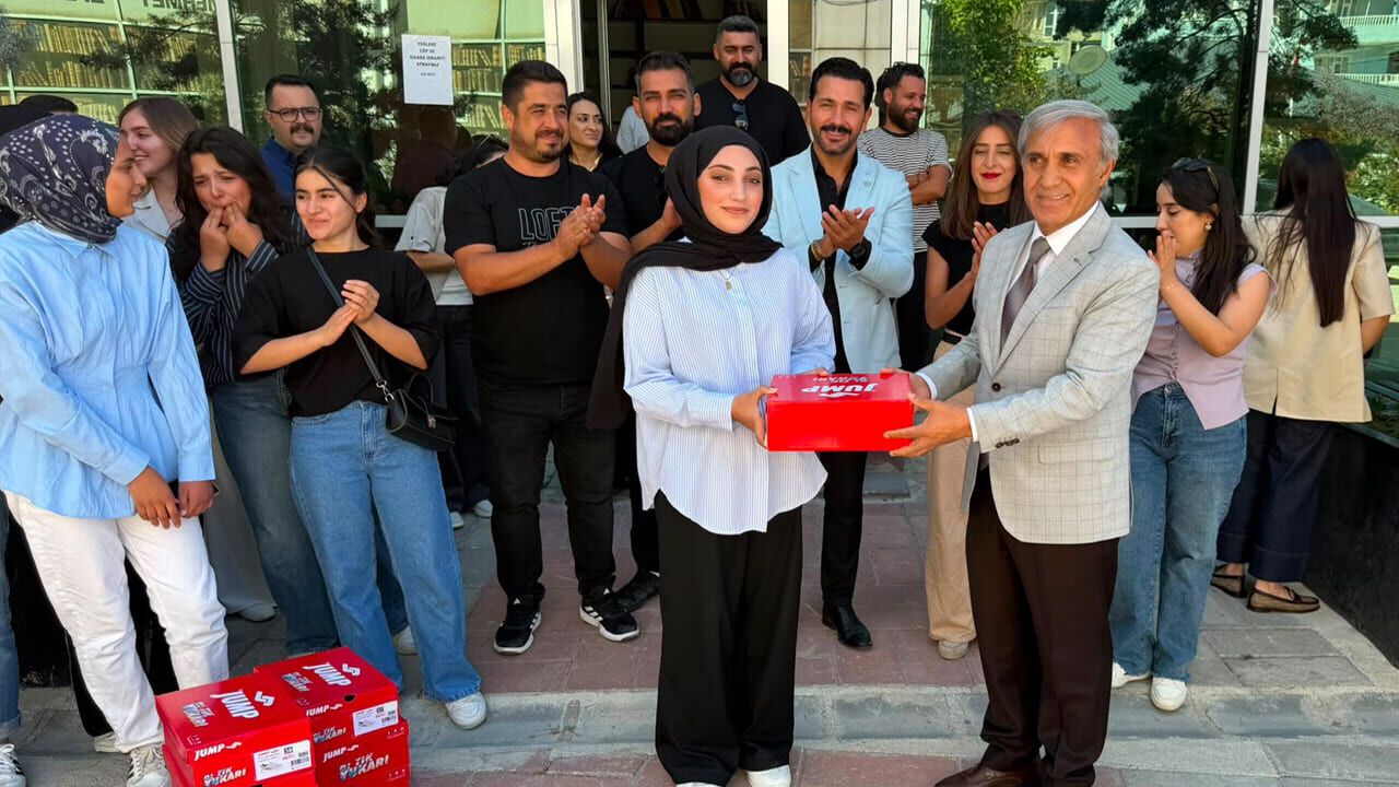 Van Büyükşehir Konservatuvarından büyük başarı! 21 öğrenci sanat bölümlerine yerleşti