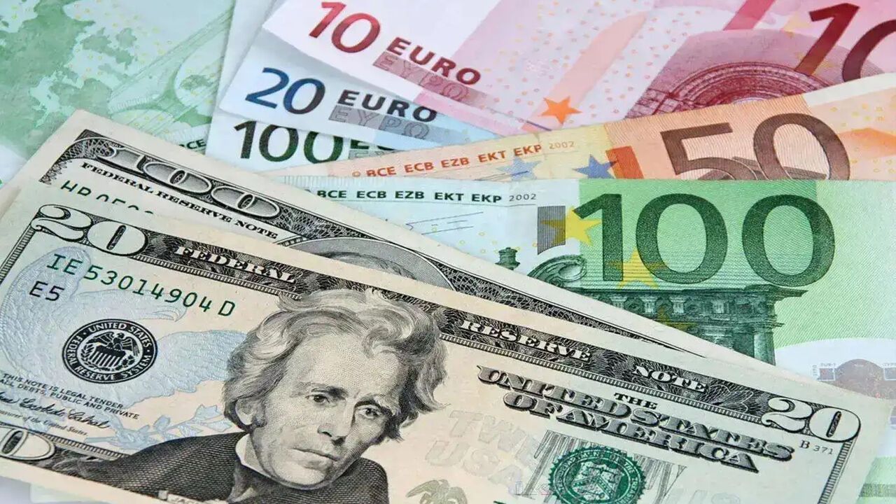 Döviz piyasasında hareketlilik: Dolar, euro ve sterlin yükselişte