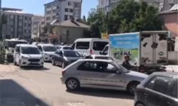 Van’da bayram yoğunluğu nedeniyle trafik kilitlendi.