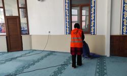 Muradiye Belediyesi’nden Cami Temizliği