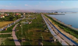 Tuşba Belediyesi'nden; Sözünü verdik,  Tüm Vatandaşları Bekleriz!