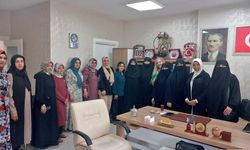 HÜDA PAR Van İl Kadın Kolları’ndan AK Parti’ye ziyaret