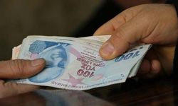 Eşinden ölüm aylığı alan babasından da alabilir mi?
