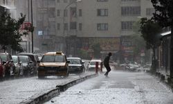 Erzurum'da sağanak etkili oldu.