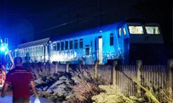 Korkunç Tren Kazası: 5 Demiryolu İşçisi Hayatını Kaybetti
