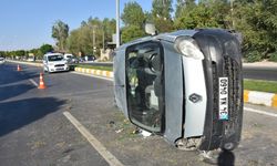 Van'da takla atan otomobildeki 2 kişi yaralandı