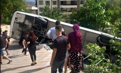 Korkunç Kaza! Yolcu Otobüsü Kazası: 30 Kişi Yaralandı