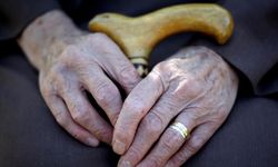 Alzheimer Yaşlanmanın Kaçınılmaz Sonu Değil!