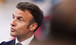 Macron, okullarda abaya izin vermeyeceklerini belirtti