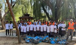 Muradiye’de öğrenciler çevreyi temizledi