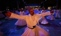 Sultanahmet'te yaklaşık 750 semazenin katılım göstermesiyle sema gösterisi yapıldı.