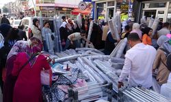 Van'da indirim yapan mağazada izdiham