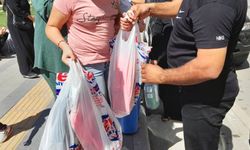 'Vanlı Amcan' bin öğrencinin yüzünü güldürdü