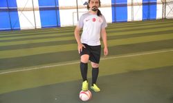 Hakkari'de Görme Engelli Gencin Azmi Herkesi Etkiledi!