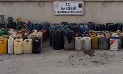 Van'da kaçak motorin satarken yakalandılar