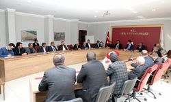 Erciş Belediyesi muhtarlarla buluştu