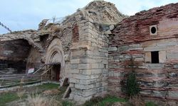 Van Erek Dağı’nda bulunan Yedi Kilise yıkılmak üzere