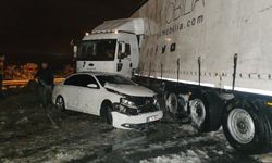  Van'da Yoğun kar yağışı beraberinde kazayı getirdi