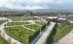 İpekyolu Hüsrev Paşa Parkı hizmete açıldı